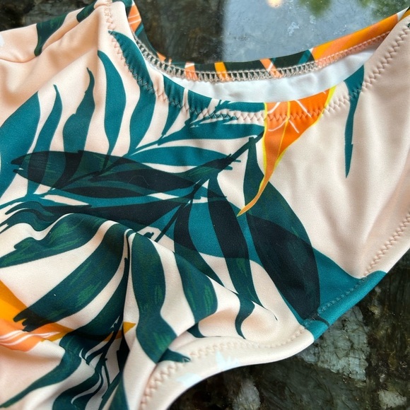 NWT CupShe tie front floral tropical bikini top. Lined but not padded. XXL. - Picture 8 of 12